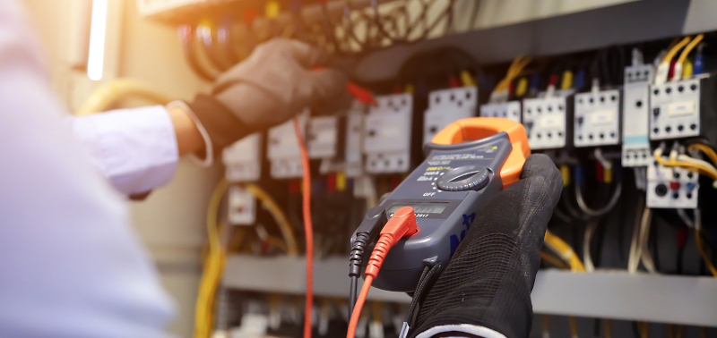 Why Should You Hire a Licensed Electrician?